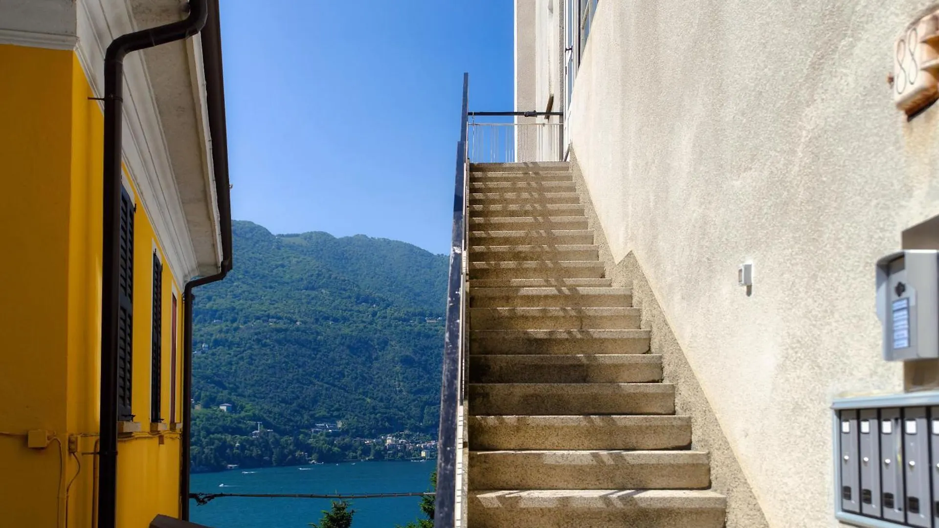 아파트 Luxury Attic 88 On Lake Como - By Breva Collections 블레비오